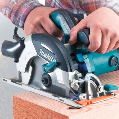 Дискова пила Makita HS7601K