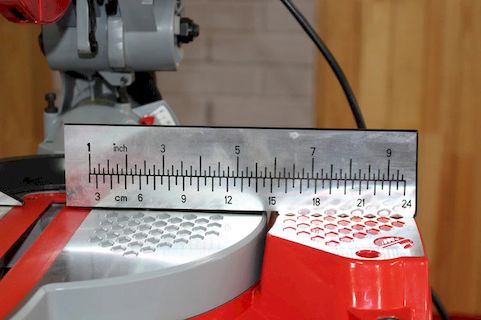Пила торцювальна -циркулярна Holzmann TK 305 2118